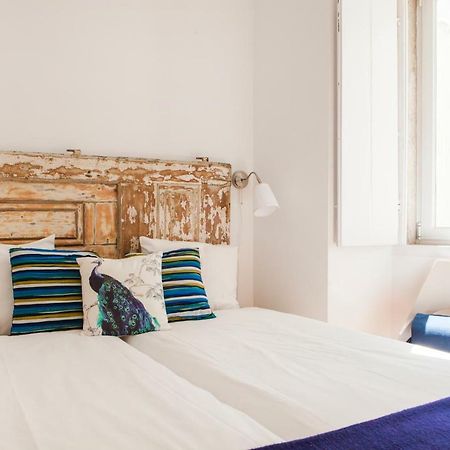Cozy 1St Floor Flat Central Chiado District With Balconies And Ac 19Th Century Building Lisbon Exterior photo