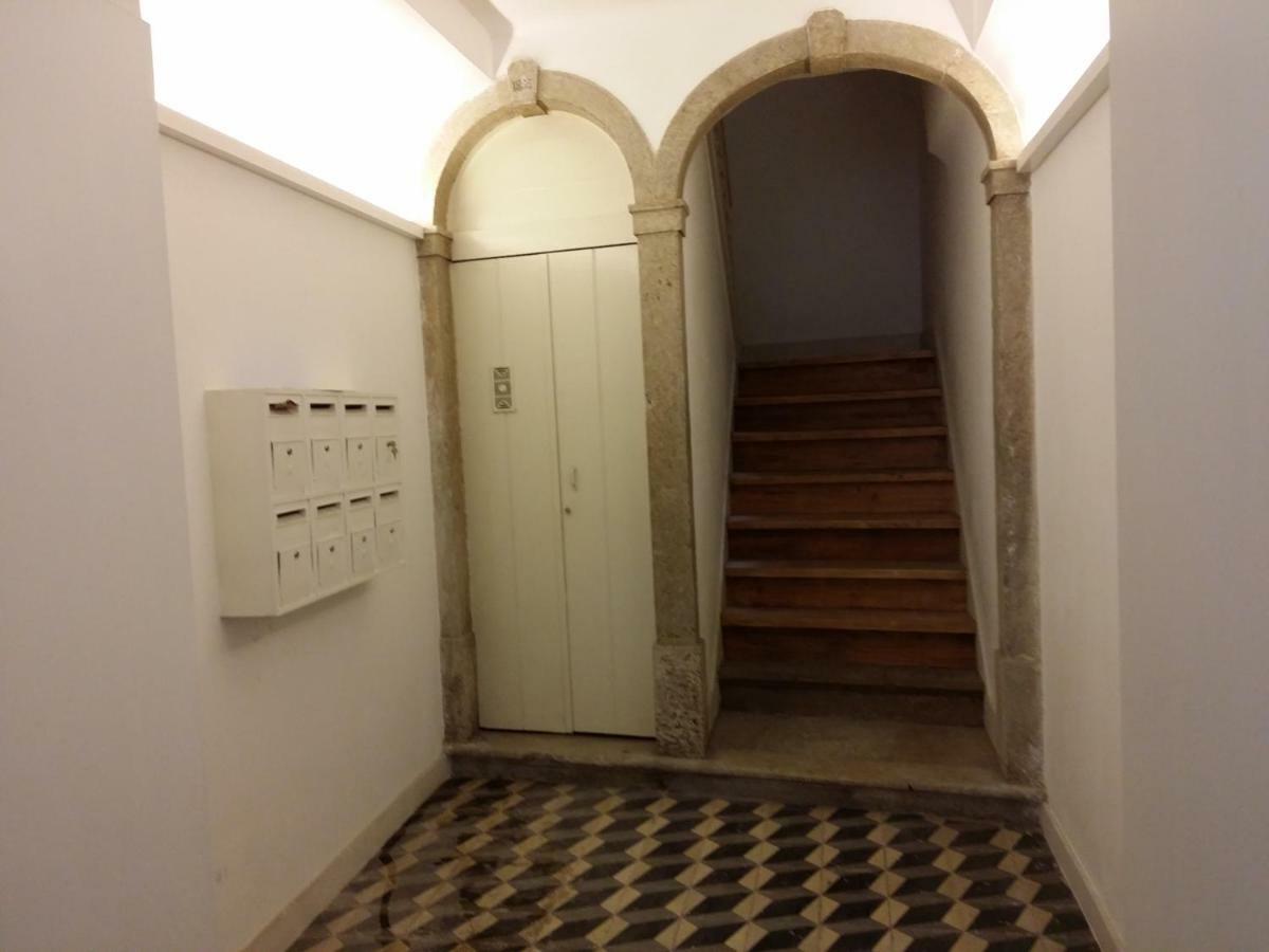 Cozy 1St Floor Flat Central Chiado District With Balconies And Ac 19Th Century Building Lisbon Exterior photo