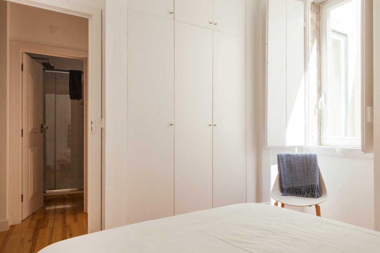 Cozy 1St Floor Flat Central Chiado District With Balconies And Ac 19Th Century Building Lisbon Exterior photo