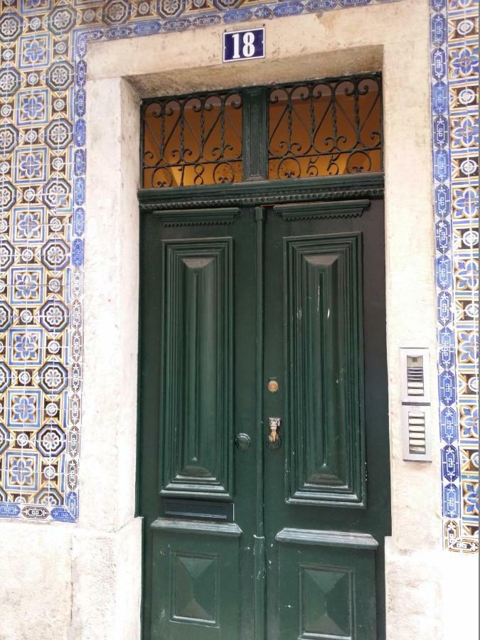 Cozy 1St Floor Flat Central Chiado District With Balconies And Ac 19Th Century Building Lisbon Exterior photo