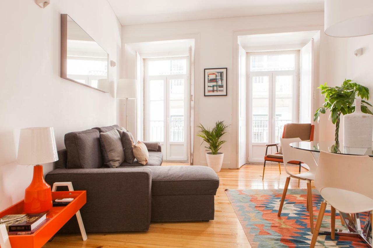 Cozy 1St Floor Flat Central Chiado District With Balconies And Ac 19Th Century Building Lisbon Exterior photo