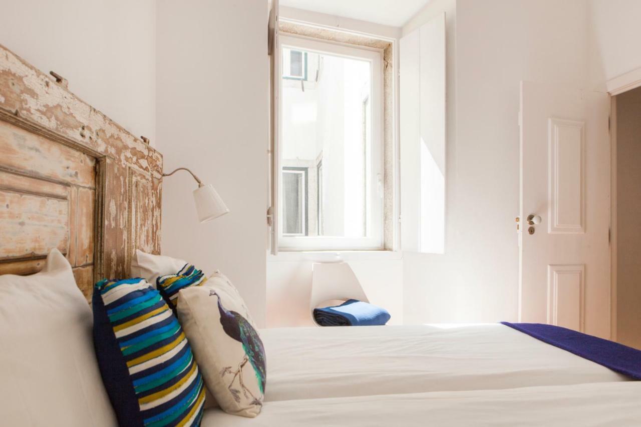 Cozy 1St Floor Flat Central Chiado District With Balconies And Ac 19Th Century Building Lisbon Exterior photo